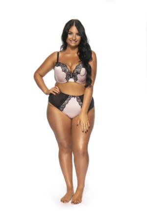 BiaBelle Foam Tan Dark modelled by BiaBelle Babe Jess